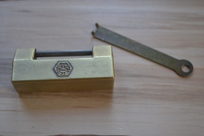 Antique Brass Style Box Padlock